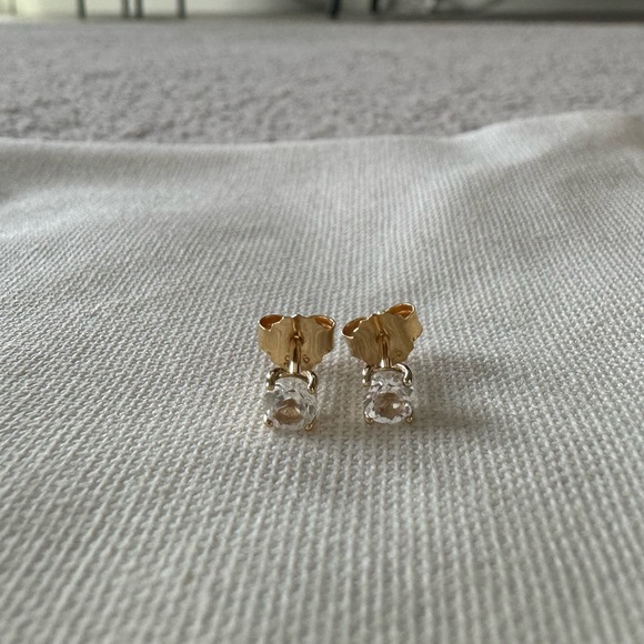 Mejuri Round Topaz Studs - Picture 6 of 12